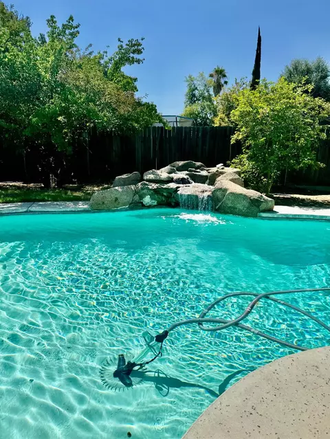 2222 Stanford Ave, Clovis, CA 93611