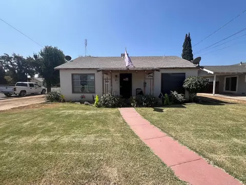 1198 Elizabeth Way, Dinuba, CA 93618