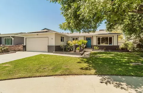 1426 Beverly Ct, Clovis, CA 93611