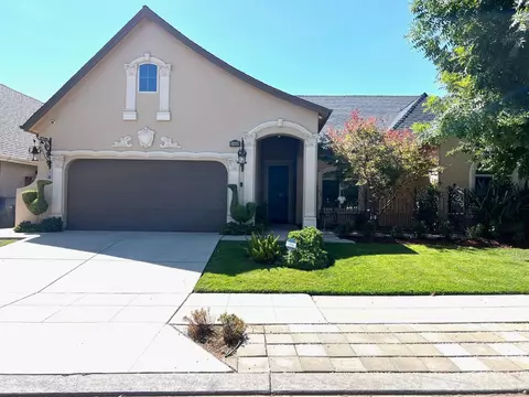 1624 N Cindy Ave, Clovis, CA 93619