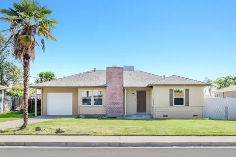 1143 W Weldon Ave, Fresno, CA 93705