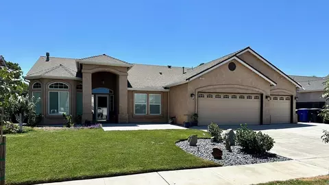 1635 Tulip St, Lemoore, CA 93245