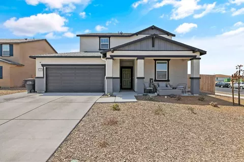 1452 S Orbit Cir, Hanford, CA 93230