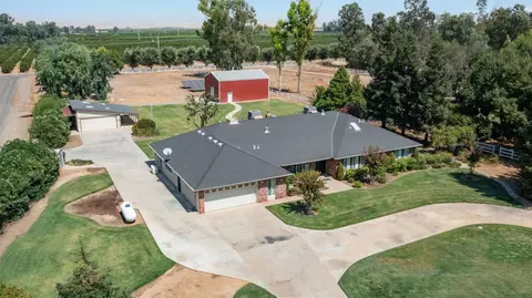 9336 Ellery Ave, Clovis, CA 93619