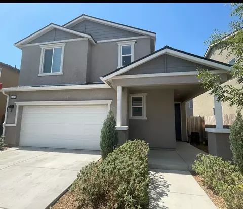 840 Corazon Ave, Clovis, CA 93619