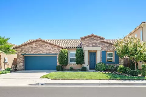 2545 E Warwick Ave, Fresno, CA 93720