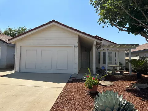 5249 W Warner Ave, Fresno, CA 93722