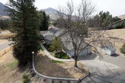 7178 Ciancetti Dr, Sanger, CA 93657