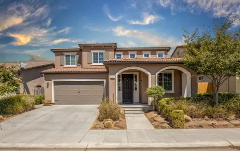 3631 Griffith Ave, Clovis, CA 93619