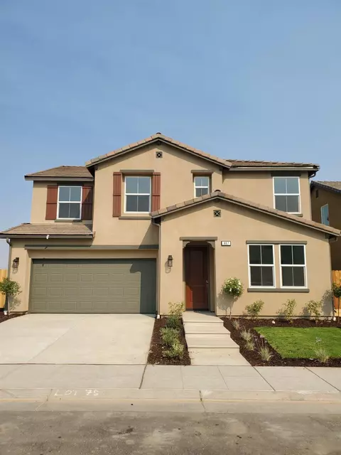 467 Thunder Rd S, Madera, CA 93636
