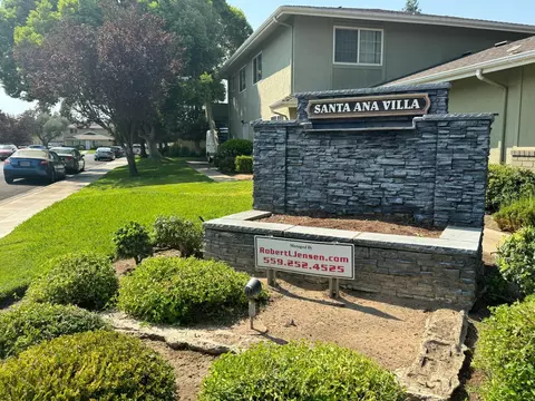 2216 Peach Ave #4, Clovis, CA 93612