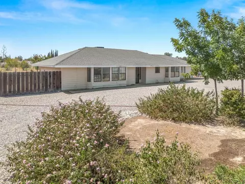 35452 Manon Ave, Madera, CA 93636