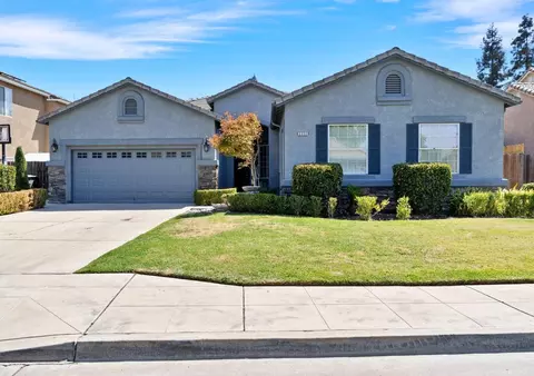 2352 Prescott Ave, Clovis, CA 93619