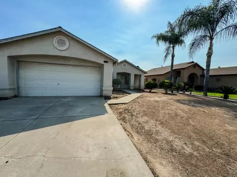 130 Candice Ave, Parlier, CA 93648