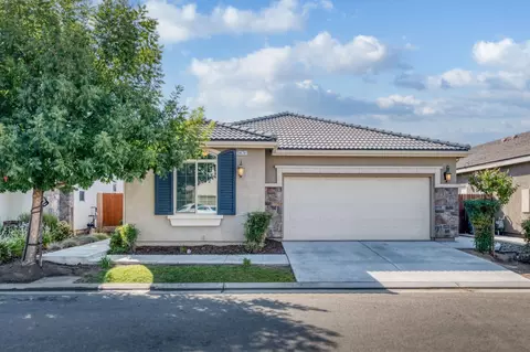 3474 Smith Ln, Clovis, CA 93619