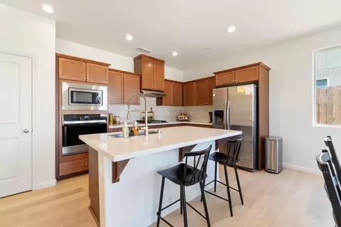 1241 Peters Rd S, Madera, CA 93636
