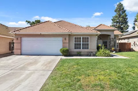 6053 N Alexis Dr, Fresno, CA 93722