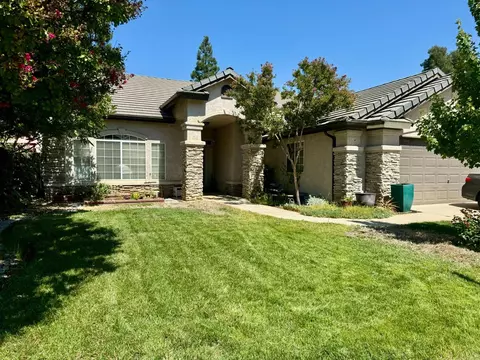 2308 E Oak Haven Dr E, Fresno, CA 93730