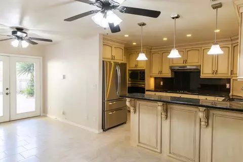 524 W Keats Ave, Fresno, CA 93704