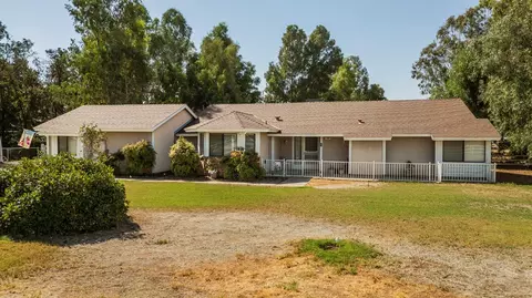12807 E Alamos Ave, Sanger, CA 93657