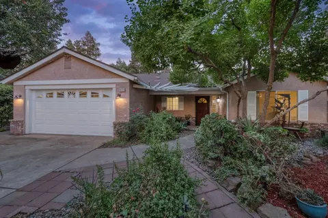 6126 N Cecelia Ave, Fresno, CA 93722