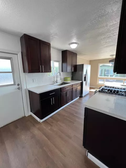 1724 Minnewawa Ave #18, Clovis, CA 93612 photo 1