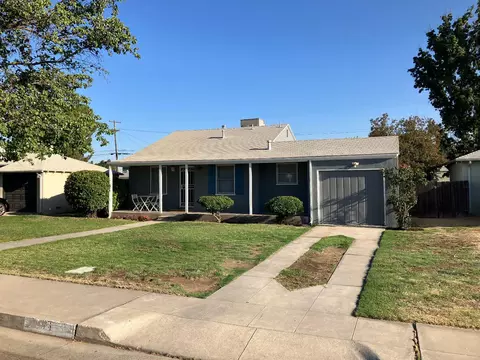 544 W Andrews Ave, Fresno, CA 93705