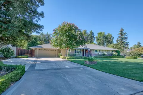1465 W Dovewood Ln, Fresno, CA 93711