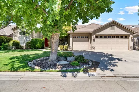 1598 E Plymouth Ave, Fresno, CA 93720