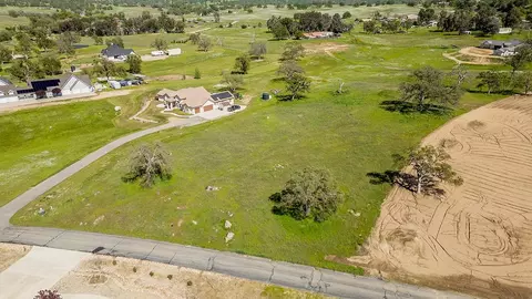 14750 Canvas Back Ln, Prather, CA 93651 photo 1