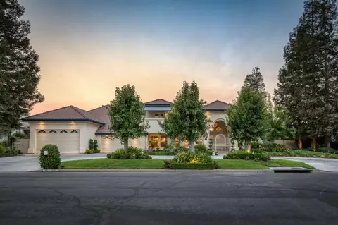 258 W Bluff Ave, Fresno, CA 93711