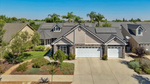 545 W Lester Ave, Clovis, CA 93619