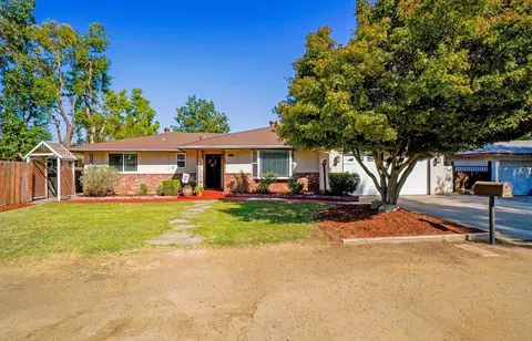 4676 N Farris Ave, Fresno, CA 93704