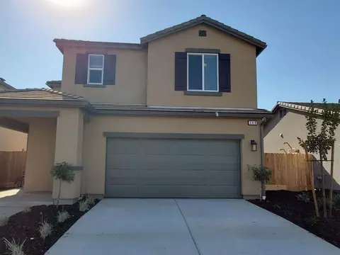 348 Thunder Rd S, Madera, CA 93636
