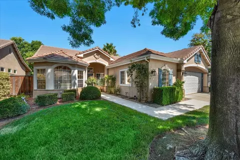 10592 E Greenbury Way, Clovis, CA 93619