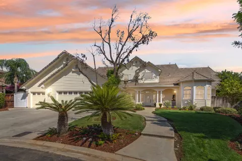 4598 N Outlook Ct, Clovis, CA 93619