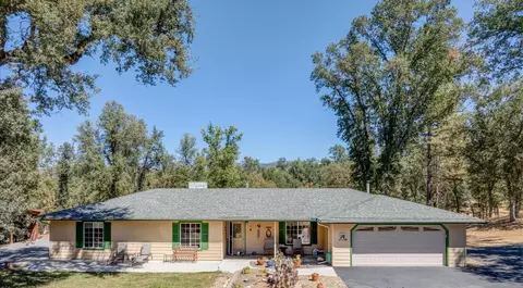 49175 Ravens Roost Ln, Oakhurst, CA 93644