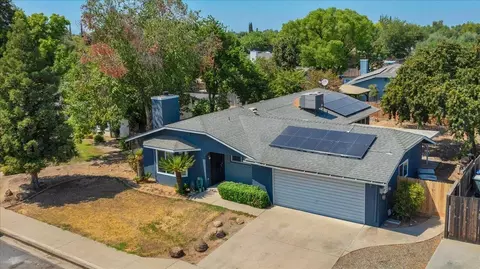 1623 Holland Ave, Clovis, CA 93611