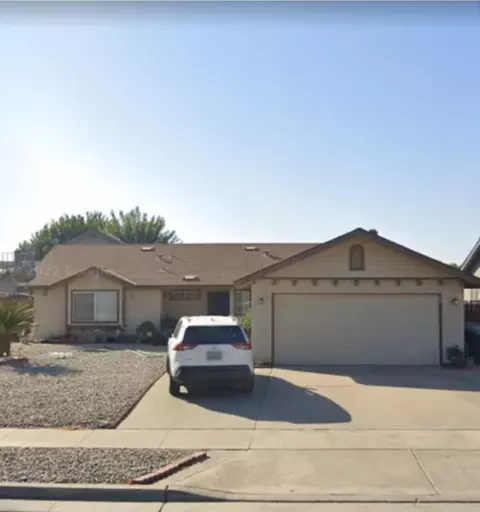 785 Rosewood Ln, Lemoore, CA 93245