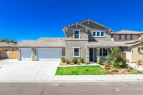 2673 N Dee Ann Ave, Fresno, CA 93727