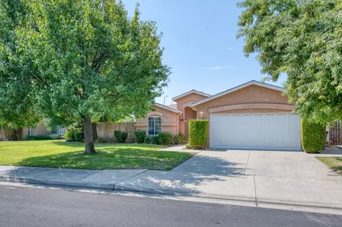 2196 Williams Ave, Clovis, CA 93611