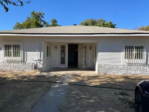 3682 W Floradora Ave, Fresno, CA 93722