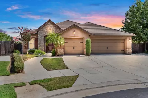 3680 Serena Ave, Clovis, CA 93619