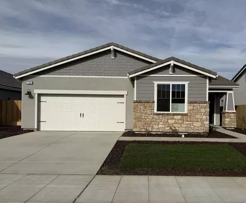 1286 Traverse Dr S, Madera, CA 93636