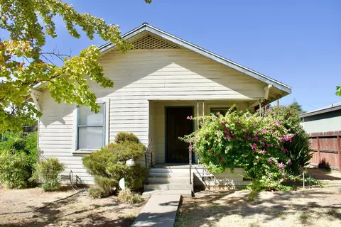 635 2nd St, Parlier, CA 93648