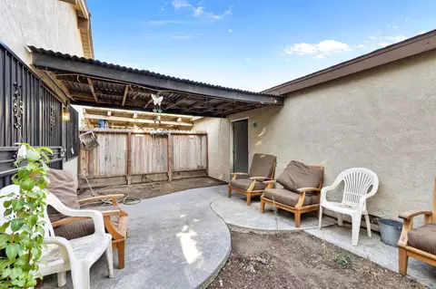 374 S Argyle Ave #102, Fresno, CA 93727