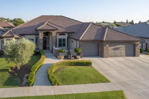 2674 Portland Ave, Clovis, CA 93619