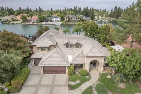 831 E Catalina Cir, Fresno, CA 93730