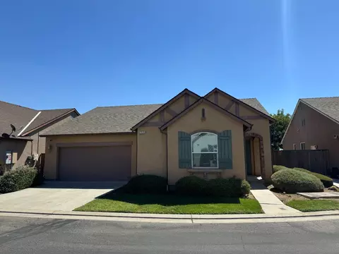 4028 Chessa Ln, Clovis, CA 93619