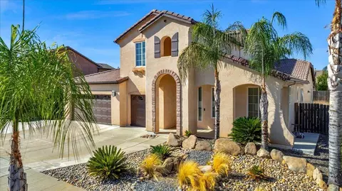 3051 Holland Ave, Clovis, CA 93619